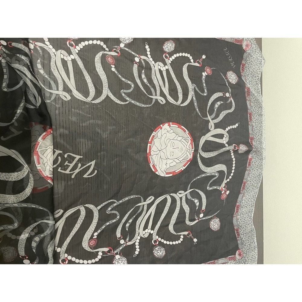 Versace silk scarf - Picture 2 of 12
